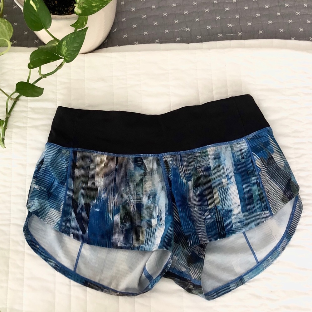 Lululemon Speed Up shorts (size 2) 🍋